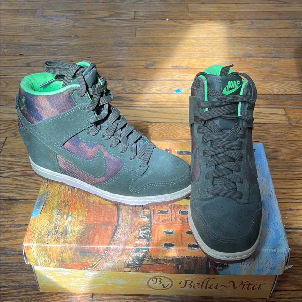 Nike Green and Brown Women's Sneakers